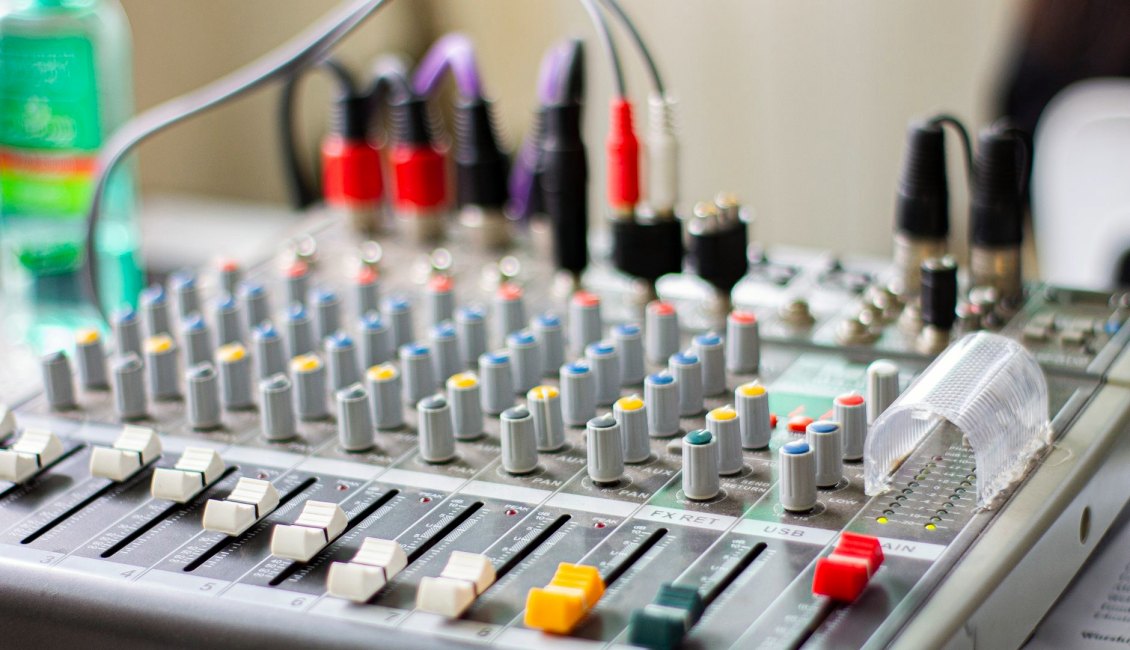 Audio Routing Mistakes That Ruin a Multi-Camera Stream, and How to Avoid Them